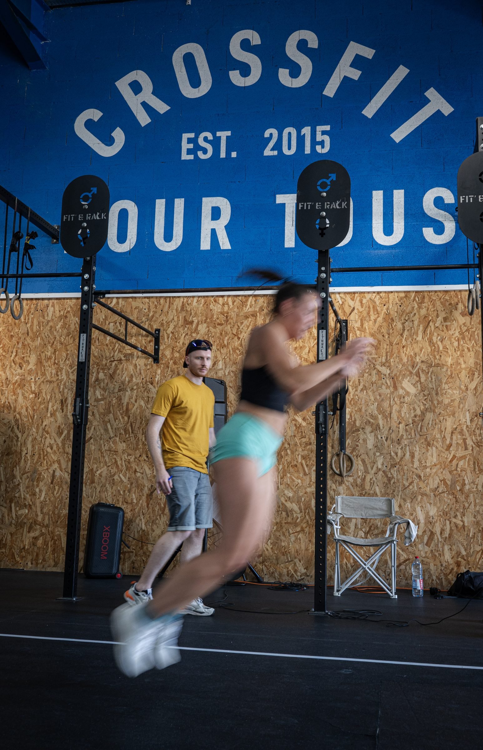 Athlète en plein saut, Crossfit pour tous, série Prism Motion
